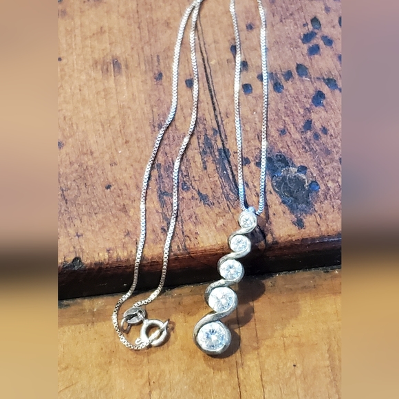 THL Sterling CZ Diamond pendant & Chain - Picture 4 of 12